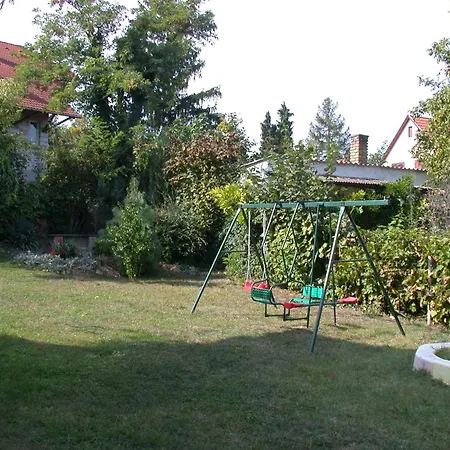Apartman 25 *